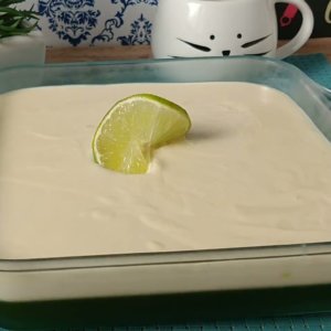 Travessa Cremosa de Gelatina de Limão travessa cremosa de gelatina de limão