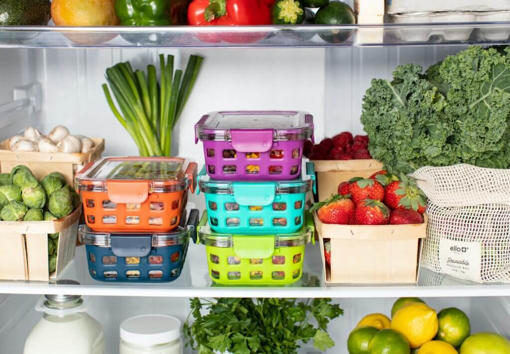 limpar a cozinha de forma eficiente: limpeza da geladeira
